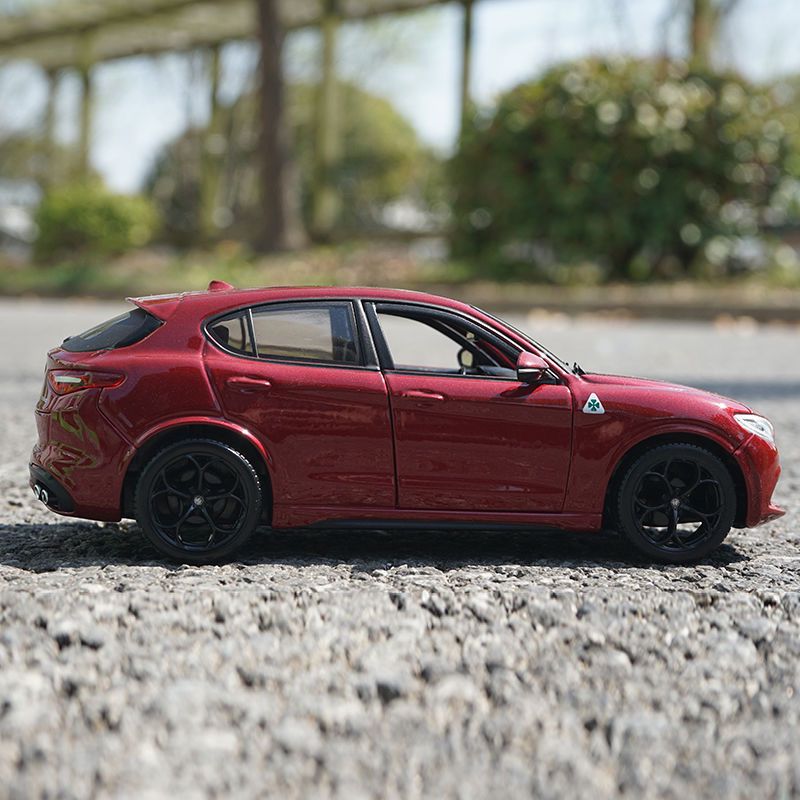 บูราโก 1:24 อัลฟ่า โรมิโอ สเตล - Model Kit Alfa Romeo บทวิจารณ์และราคา