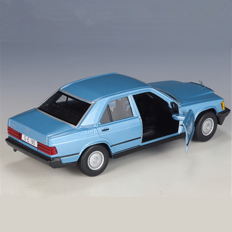 Bburago 1:24รถ Mercedes-Benz 1 - Model Kit Alfa Romeo บทวิจารณ์และราคา
